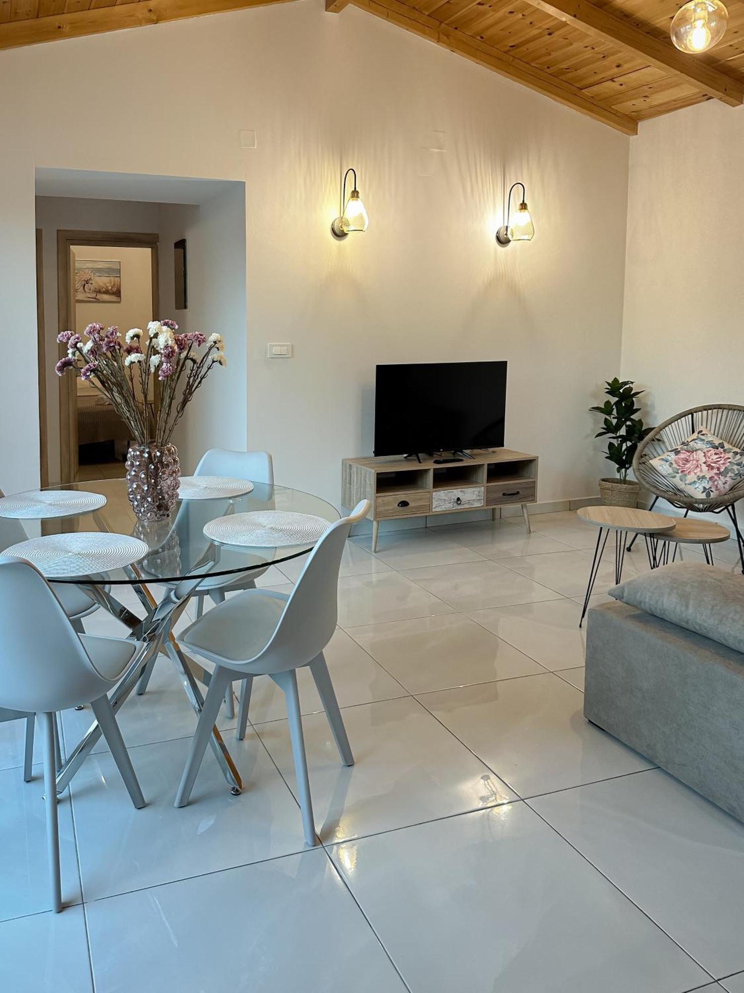 Апартаменты Thetis, The House *