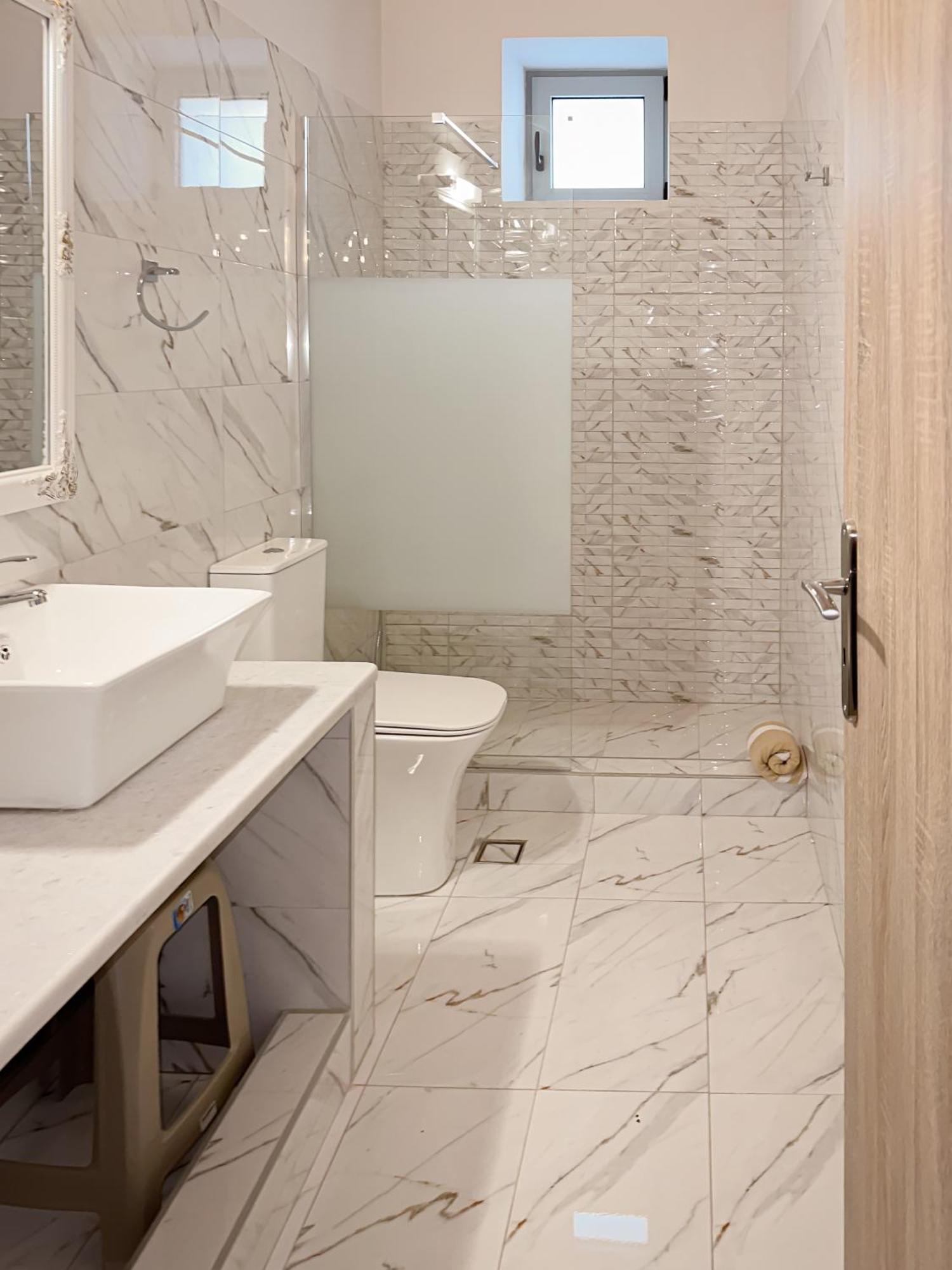 Thetis, The House Apartment *