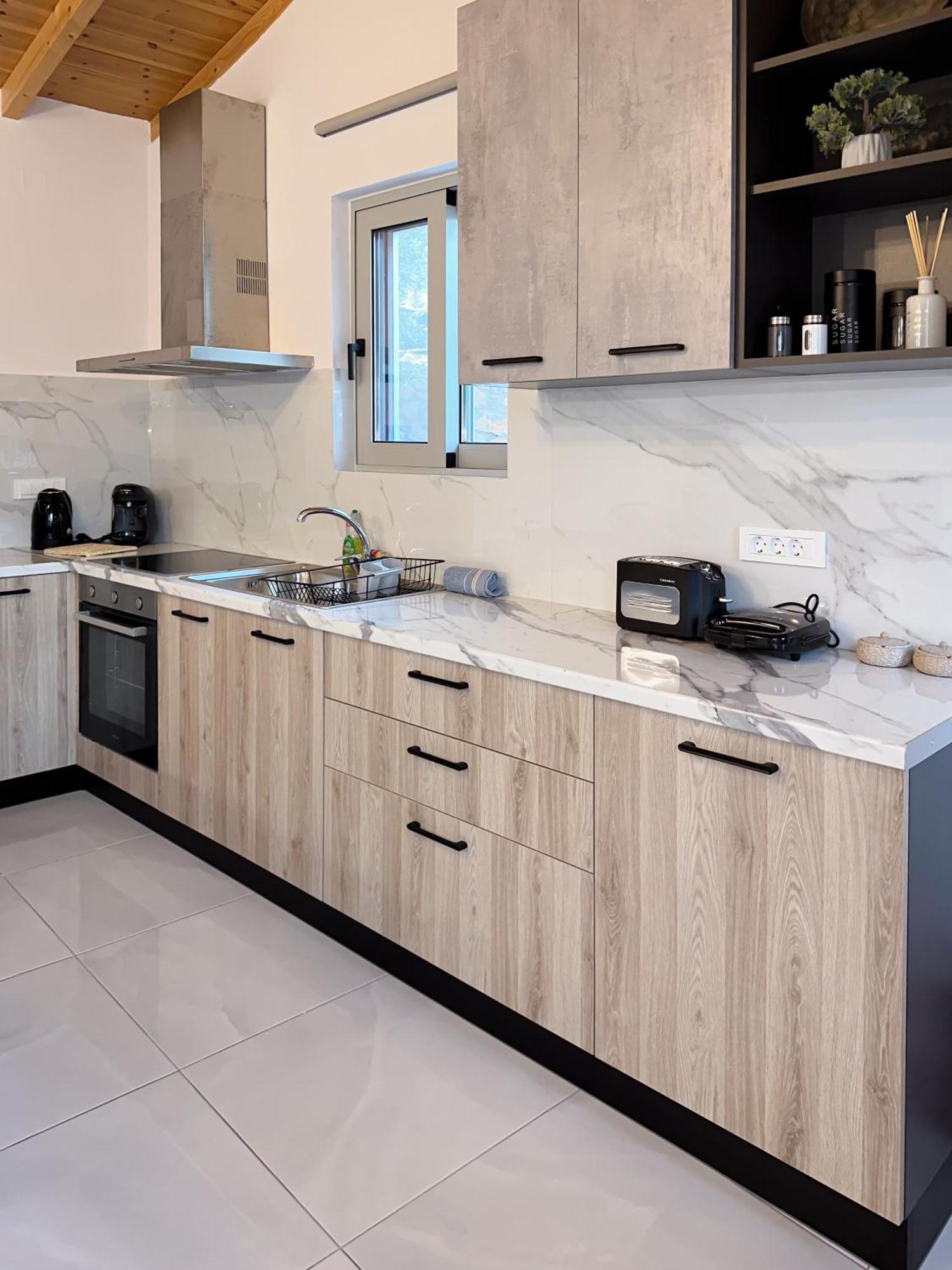 Thetis, The House Apartment